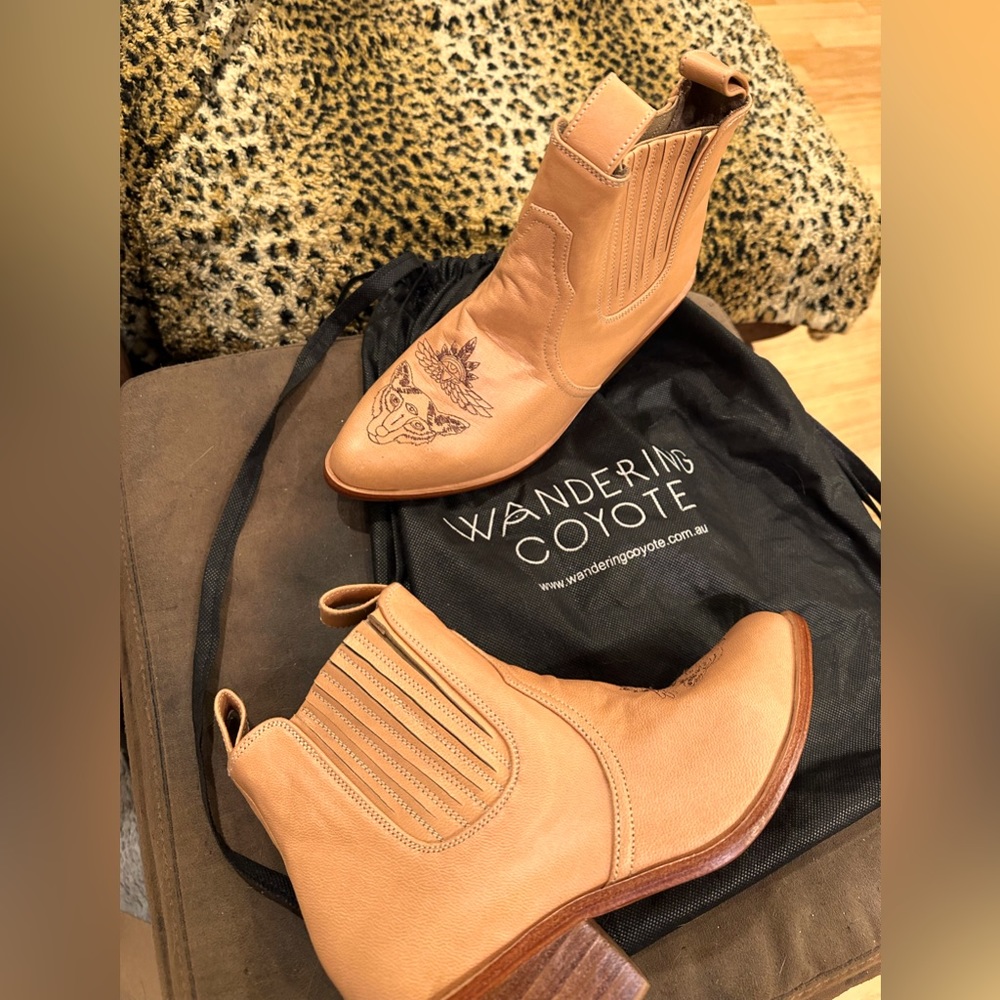 WANDERING COYOTE WESTERN BOOTS